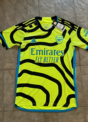 ADIDAS arsenal away shirt 2024, marca: adidas, estado: Novo com etiquetas, tamanho: S, €20.00, €21.70 inclui Proteção do Comprador