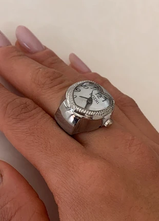 Orologio ad anello al quarzo retrò color argento, sottile ed elegante, con quadrante a cuore bianco, marque: Fashion Jewelry, état: Neuf sans étiquette, taille: Ajustable, 9,90 €, 11,10 € Protection acheteurs incluse
