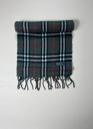 Écharpe Burberry Verte 100% Laine D’agneau, brand: Burberry, condizioni: Ottime, €39.90, €42.60 include la Protezione acquisti