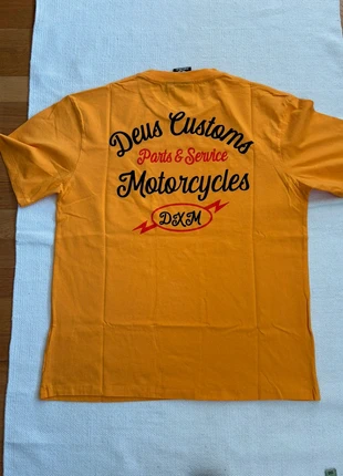 T-shirt Deus Ex Machina NOVA, merk: Deus Ex Machina, staat: Nieuw zonder prijskaartje, maat: M, € 25,00, € 26,95 inclusief Kopersbescherming