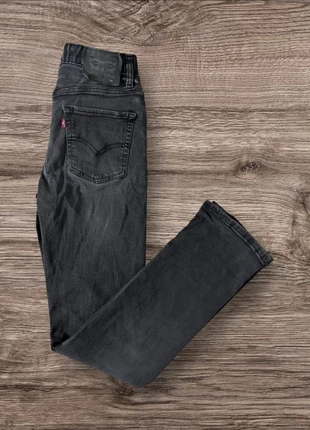 Jean Femme Levi’s Noir - Très bon état - 14 ans, marca: Levi Strauss & Co., estado: Muito bom, tamanho: 14 anos / 164 cm, €5.99, €6.99 inclui Proteção do Comprador Pro