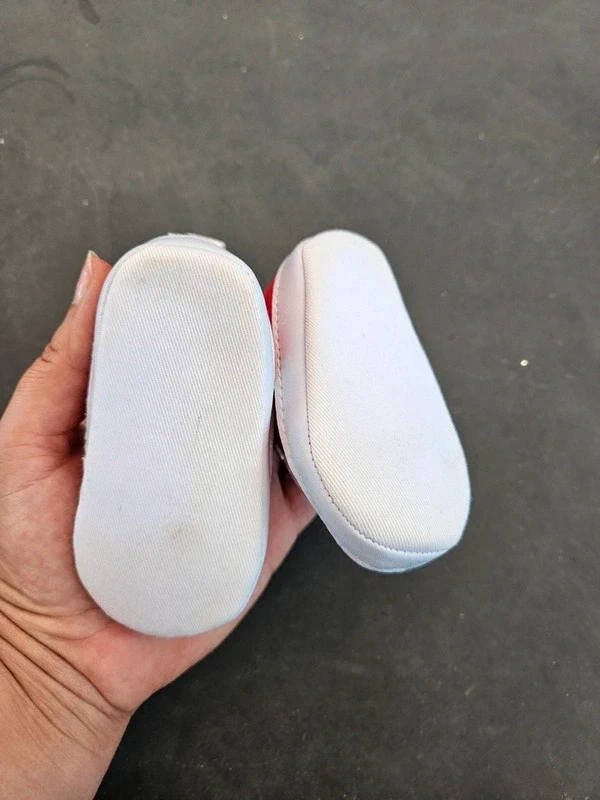 Chaussures 6/12 mois neuves - photo numéro 2