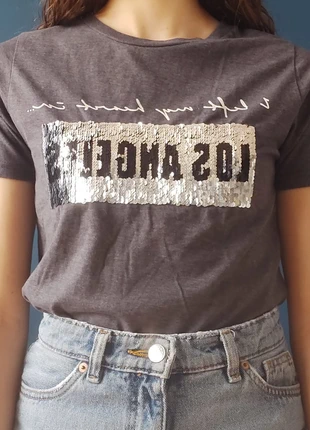 Donker grijze top met pailletten., brand: Primark, condizioni: Ottime, taglia: S / IT 40 / EU 36, €1.50, €2.28 include la Protezione acquisti