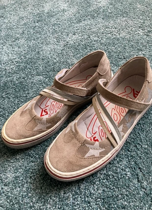 Zomerschoenen, merk: Piedro, staat: Nieuw zonder prijskaartje, maat: 38, € 10,00, € 11,20 inclusief Kopersbescherming