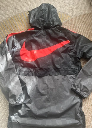 Veste Nike running liverpool, marque: Nike, état: Neuf sans étiquette, taille: L, 40,00 €, 42,70 € Protection acheteurs incluse