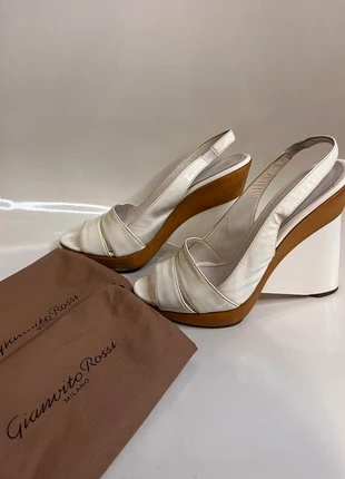 Gianvito Rossi – Elegante Keilabsatz-Sandalen in Weiß Größe 38,5, marca: Gianvito Rossi, estado: Muy bueno, tamaño: 38.5, 85,00 €, 89,95 € Protección al comprador incluida