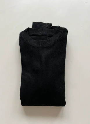 Petit pull noir chic / casual / intemporel / boutons dorés sur manches, condition: New without tags, size: One size, €17.00, €18.55 includes Buyer Protection