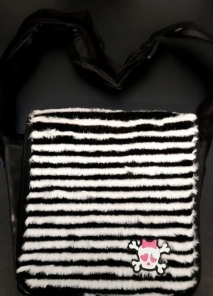 Sac a bandouliere fourrure synthétique Monster high, brand: Monster, condition: New without tags, €7.00, €8.05 includes Buyer Protection