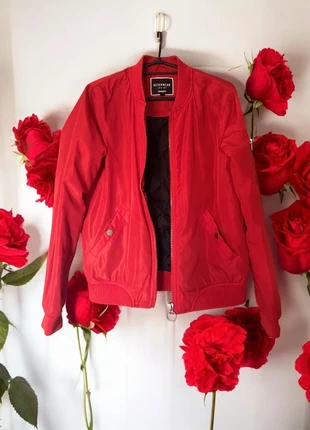 🌹 Blouson bomber rouge -femme taille S -100% polyester🌹, marke: Jennyfer, zustand: Sehr gut, größe: S / 36 / 8, 9,00 €, 10,15 € inklusive Vinted-Käuferschutz