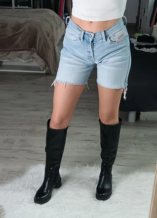 short en jean bleu Diesel taille S/36, marque: Diesel, état: Très bon état, taille: S / 36 / 8, 8,00 €, 9,10 € Protection acheteurs incluse