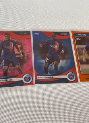 Lot 3 cartes Topps psg numérotées /25 /99 /250 kimpembe mukiele ndour, marke: Topps, zustand: Sehr gut, 12,00 €, 13,30 € inklusive Vinted-Käuferschutz