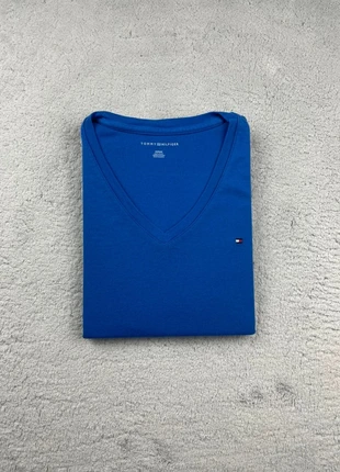 T-Shirt col en V à manche courte - Tommy Hilfiger - Bleu logo brodé - Taille M Femme, brand: Tommy Hilfiger, condition: Very good, size: M / 38 / 10, €14.90, €16.35 includes Buyer Protection