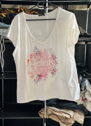 T-shirt manches courtes a motif blanc signé breal taille XL, marke: Bréal, zustand: Sehr gut, größe: XL / 42 / 14, 2,00 €, 2,80 € inklusive Vinted-Käuferschutz