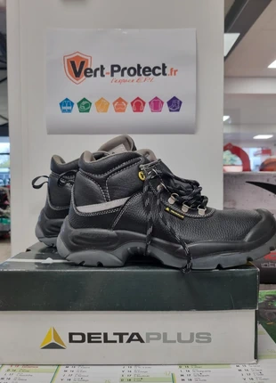 Chaussures de sécurité Sault S3 ESD - 42 | Delta Plus, brand: Delta Plus, condition: New with tags, size: 42, €29.00, €31.15 includes Buyer Protection Pro