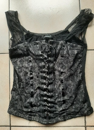 bustier dentelle noire sur fond gris bretelles lacé 38, marke: Jennyfer, zustand: Neu, größe: M / 38 / 10, 25,00 €, 26,95 € inklusive Vinted-Käuferschutz
