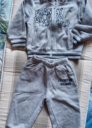 Franky Gajard tuta felpata bambino 👦 12/18 mesi. 🌈, marque: franky gajard, état: Très bon état, taille: 12-18 mois / 80 cm, 2,00 €, 2,80 € Protection acheteurs incluse