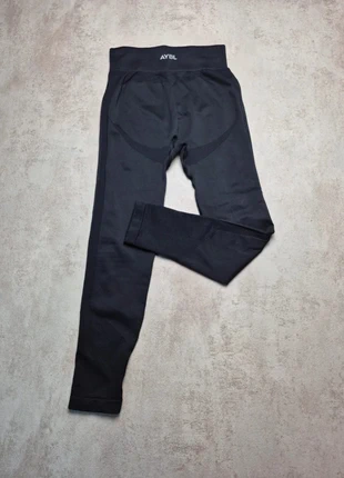 AYBL legging seamless noir taille S femme fitness squatproof gainant sport gymwear, marque: AYBL, état: Très bon état, taille: S / 36 / 8, 24,99 €, 26,94 € Protection acheteurs incluse