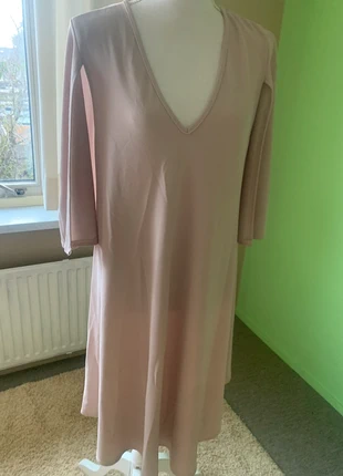 Polyester dress with cape - taupe Color, merk: Bluebelle, staat: Goed, maat: XXL / 44 / 16, € 5,00, € 5,95 inclusief Kopersbescherming