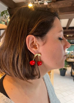 Boucles oreilles cerise, brand: Satine, condizioni: Nuovo con cartellino, €4.00, €4.90 include la Protezione acquisti