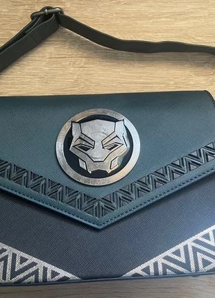 Bolso Loungefly Black Panther, marca: Loungefly, estado: Bueno, 36,00 €, 38,50 € Protección al comprador incluida