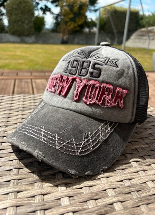 Casquette Brodé Noire et Grise effet usé – Y2K style vintage, marke: y2k, zustand: Sehr gut, größe: Einheitsgröße, 10,00 €, 11,20 € inklusive Vinted-Käuferschutz