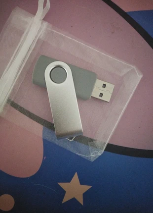 Clés USB, condition: New with tags, €2.00, €2.80 includes Buyer Protection