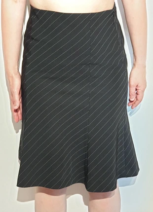 Jupe chic noire à fines rayures, coupe évasée - Jennyfer, brand: Jennyfer, condition: Very good, size: S / 36 / 8, €7.00, €8.05 includes Buyer Protection