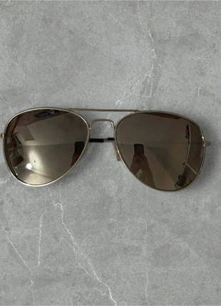 Lunette de soleil (Grise), marque: Fashion, état: Neuf sans étiquette, 5,00 €, 5,95 € Protection acheteurs incluse