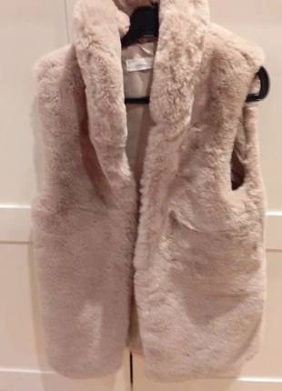 Chaleco beige de pelo., marque: Mango, état: Neuf sans étiquette, taille: 14 ans / 164 cm, 10,00 €, 11,20 € Protection acheteurs incluse