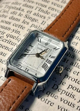 Montre vintage old money – Mouvement quartz, bracelet bambou & chiffres romains, brand: Vintage Dressing, condizioni: Ottime, taglia: 30–38 mm, €16.90, €18.45 include la Protezione acquisti