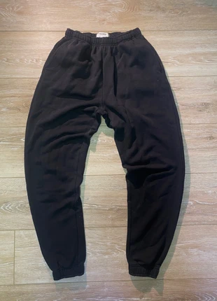 Pantalon de jogging Pull&Bear noir - taille S, merk: Pull & Bear, staat: Heel goed, maat: S, € 8,00, € 9,10 inclusief Kopersbescherming