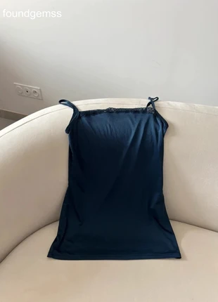 Haut satiné marine dentelle – lingerie Y2K élégante, brand: Damart, condizioni: Ottime, taglia: S / IT 40 / EU 36, €5.00, €5.95 include la Protezione acquisti