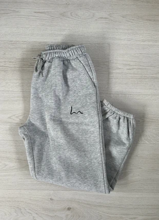 Grijze jogging broek van Lianox, état: Neuf sans étiquette, taille: S / 36 / 8, 5,00 €, 5,95 € Protection acheteurs incluse