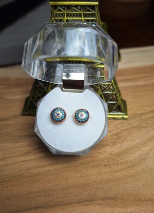 Jolie boucle d'oreilles chic doré orné de bleu, staat: Heel goed, € 19,80, € 21,49 inclusief Kopersbescherming