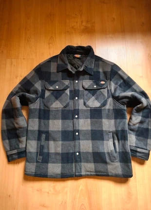 Chemise matelassée Dickies taille M à carreaux bleu et gris, marque: Dickies, état: Très bon état, taille: M, 45,00 €, 47,95 € Protection acheteurs incluse