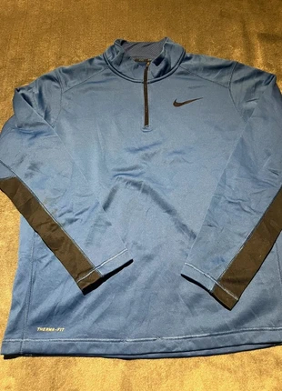 Haut Nike bleu Taille L logo brodé, marke: Nike, zustand: Sehr gut, größe: L, 15,00 €, 16,45 € inklusive Vinted-Käuferschutz