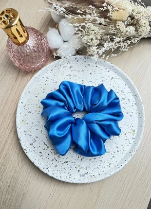 Chouchou élastique scrunchie satin, marca: Boutique Parisienne, estado: Muy bueno, 4,00 €, 4,90 € Protección al comprador Pro incluida
