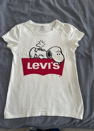 maglietta Levi’s x Peanuts, brand: Levi's, condizioni: Ottime, taglia: XXS / IT 36 / EU 32, €20.00, €21.70 include la Protezione acquisti