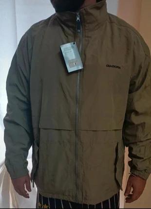 Giacca sportiva Uomo Diadora Cappuccio estraibile - Nuova, marca: Diadora, estado: Nuevo con etiquetas, tamaño: L, 25,00 €, 26,95 € Protección al comprador incluida