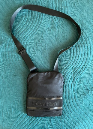 Sacoche Calvin Klein – Noire – Bon état, brand: Calvin Klein, condition: Good, €20.00, €21.70 includes Buyer Protection