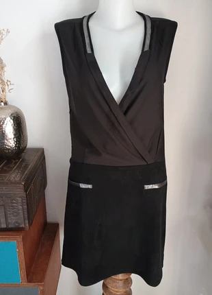 Robe courte noir suédine décolleté croisé liseré argenté, marque: Moewy, état: Bon état, taille: S / 36 / 8, 7,00 €, 8,05 € Protection acheteurs (Pro) incluse