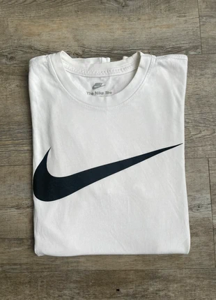 T-shirt Nike blanc, marke: Nike, zustand: Sehr gut, größe: S, 5,00 €, 5,95 € inklusive Vinted-Käuferschutz