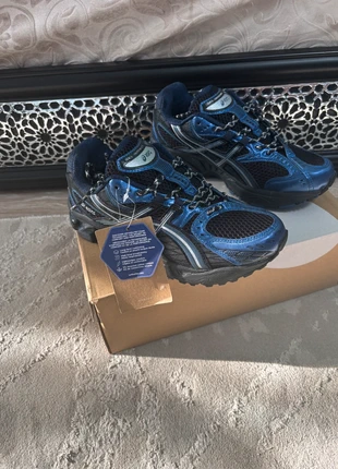 Baskets asics gel nimbus 10.1 neuf bleu et noir taille 37, marca: Asics, estado: Novo com etiquetas, tamanho: 37, €60.00, €63.70 inclui Proteção do Comprador