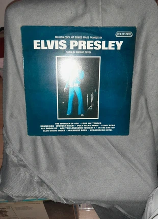 Dwight devoy million copy hit songs made famous by elvis presley lp, staat: Goed, € 7,49, € 8,56 inclusief Kopersbescherming