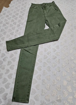 Pantalone verde militare skinny pushup, état: Neuf sans étiquette, taille: XS / 34 / 6, 3,00 €, 3,85 € Protection acheteurs incluse