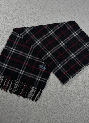 Écharpe Scarf Burberry Vintage Tartan Noir, marque: Burberry, état: Très bon état, 32,00 €, 34,30 € Protection acheteurs incluse