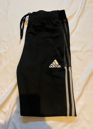Jogging adidas noir taille s, marque: adidas, état: Bon état, taille: S, 2,00 €, 2,80 € Protection acheteurs incluse