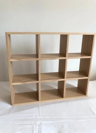 Estante decorativo de 9 compartimentos color madera clara, marca: decorative shelf, estado: Nuevo sin etiquetas, 22,00 €, 23,80 € Protección al comprador incluida