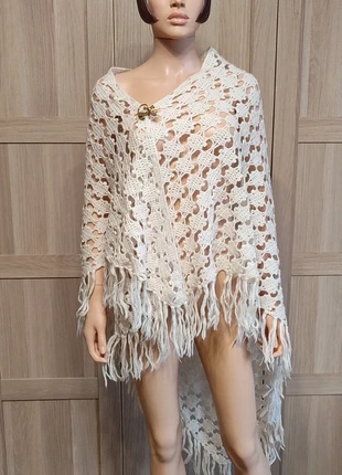Châle bohème blanc cassé, châle au crochet fait main, marque: Fait Main, état: Très bon état, 10,00 €, 11,20 € Protection acheteurs incluse