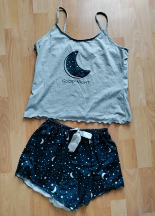 Schlafanzug, merk: Shein, staat: Heel goed, maat: M / 38 / 10, € 2,00, € 2,80 inclusief Kopersbescherming